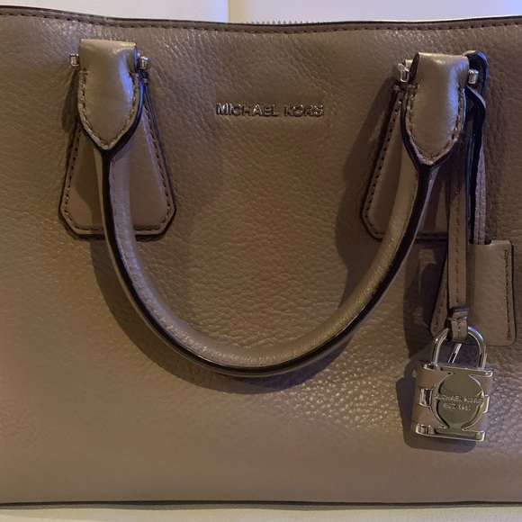 Michael Kors Tote Bag - Picture 6 of 16